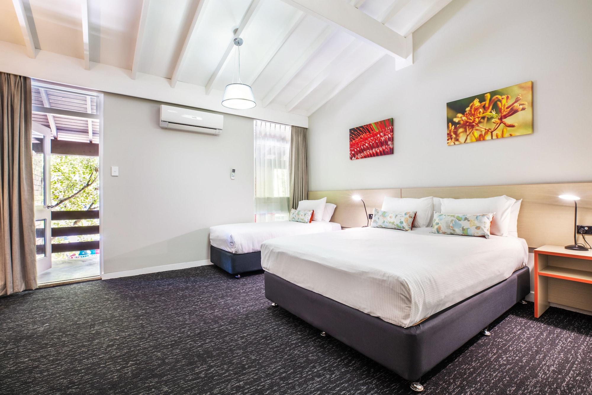 Nightcap At The Ranch Hotel Macquarie Park Bagian luar foto