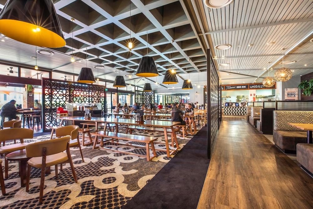 Nightcap At The Ranch Hotel Macquarie Park Bagian luar foto