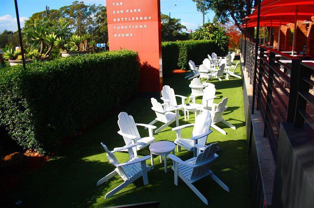Nightcap At The Ranch Hotel Macquarie Park Bagian luar foto