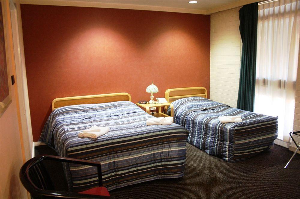 Nightcap At The Ranch Hotel Macquarie Park Bagian luar foto