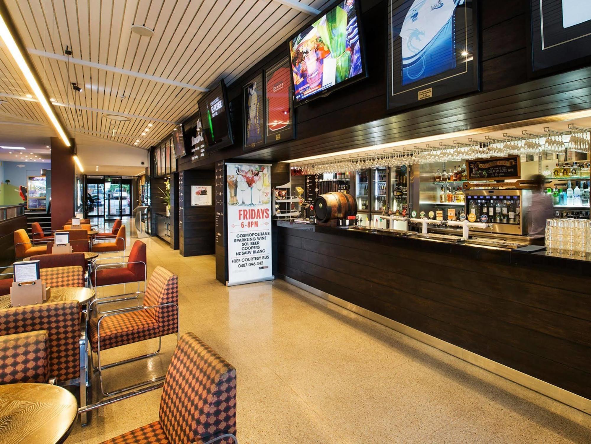 Nightcap At The Ranch Hotel Macquarie Park Bagian luar foto